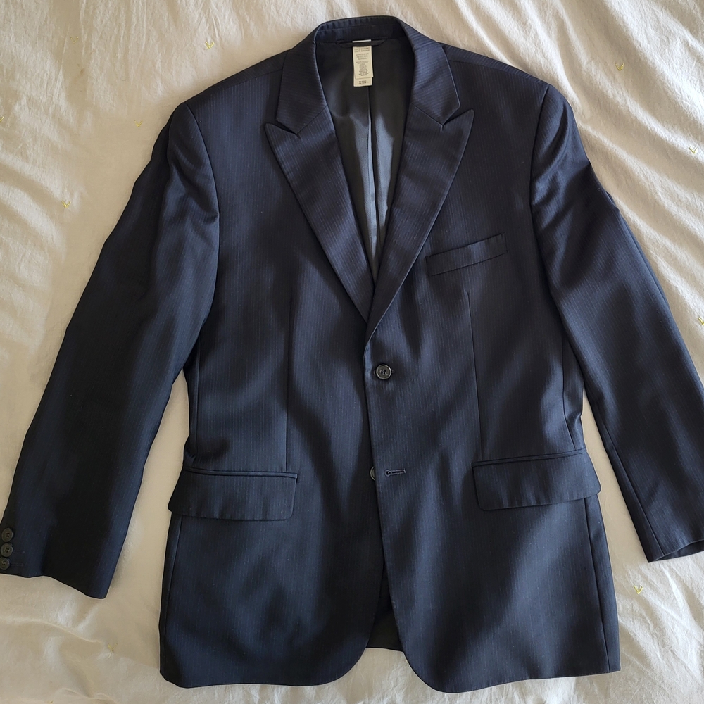 Navy Stripe Sport Coat with Notched Lapels and Structured Shoulders 42